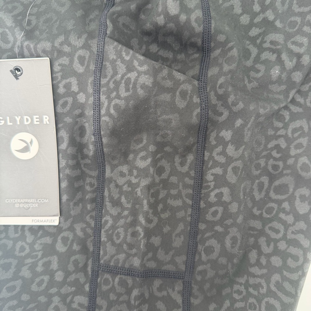 Glyder Black Leopard Embossed Leggings NWT Plus Size 2X High Rise Pockets - Picture 9 of 11